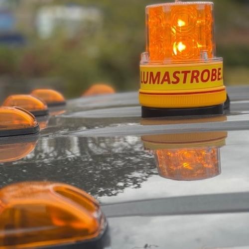 LUMASTROBE LX-18-M LED STROBE WARNING LIGHT W/ HEAVY-DUTY MAGNETIC BASE
