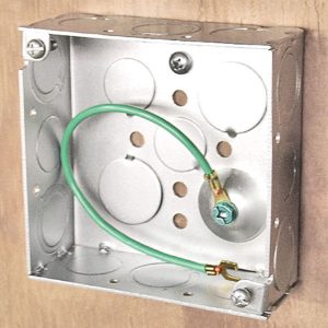 Garvin Southwire topaz 4 Inch Square Drawn Box 1-1/2 Inch Deep - 1/2 Inch And 3/4 Inch Knockout And Pigtail (52151-SDRPT)