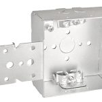 Garvin Southwire 4 Square Junction Box 1-1/2 Inch Deep With Non-Metallic Clamps And Horizontal Wood Spike Bracket (52151-BR)