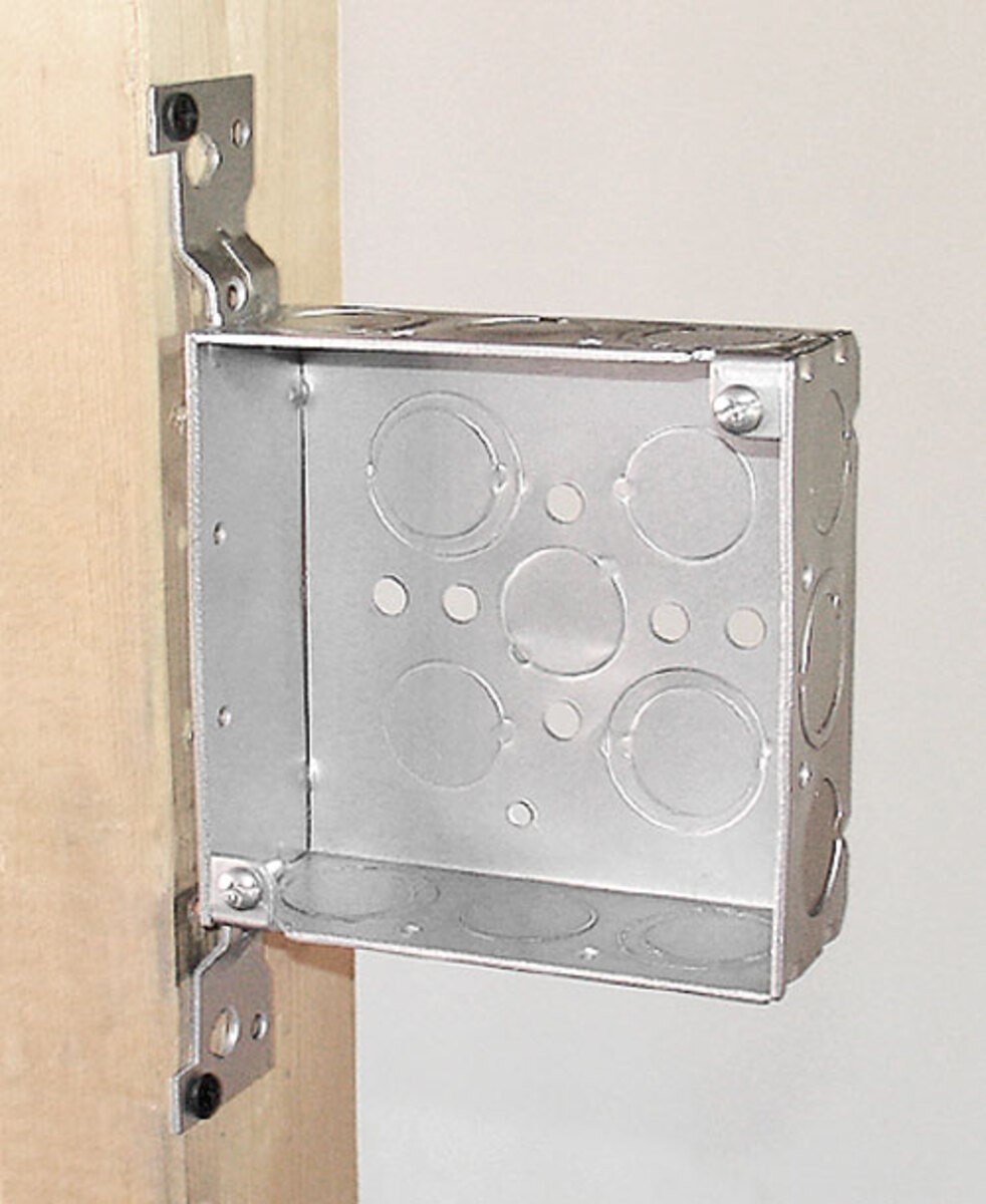 Garvin Southwire 4 Square Junction Box 1-1/2 Inch Deep With Flat Vertical Bracket (9) 1/2 Inch Side Knockouts (52151-F)