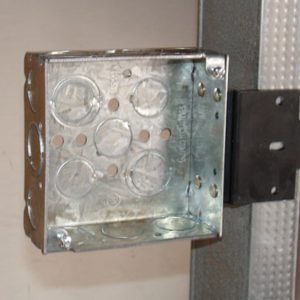 Garvin Southwire 4 Square Junction Box 1-1/2 Inch Deep With Metal Stud Bracket (52151-MS)