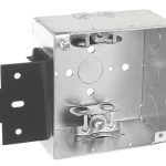 Garvin Southwire 4 Square Junction Box With Metal Stud Bracket 1-1/2 Inch Deep With Clamps For Non-Metallic Cable (52151-MSR)