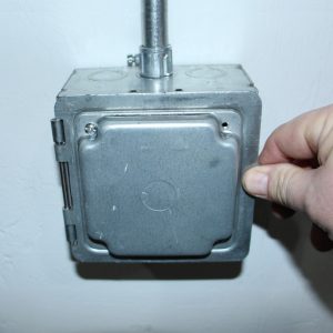 Garvin Southwire 5 Inch Square Box With Hinged 1/2 Inch Knockout Industrial Cover (HP1930)