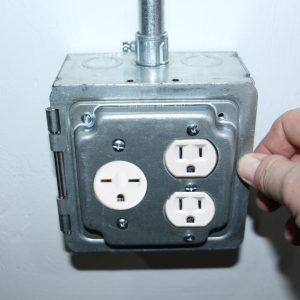 Garvin Southwire 5 Inch Square Box With Hinged (1) Duplex And (1) 1.406 Inch Single Receptacle Opening Industrial Cover (HP1940)