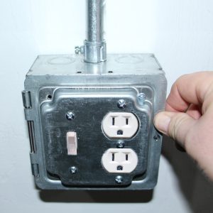 Garvin Southwire 5 Inch Square Box With Hinged (1) Toggle And (1) Duplex Opening Industrial Cover (HP1941)