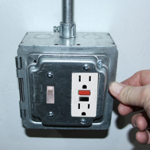 Garvin Southwire 5 Inch Square Box With Hinged (1) Toggle And (1) GFCI Opening Industrial Cover (HP1948)